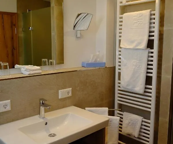 Flair Schwanen Otel 3*